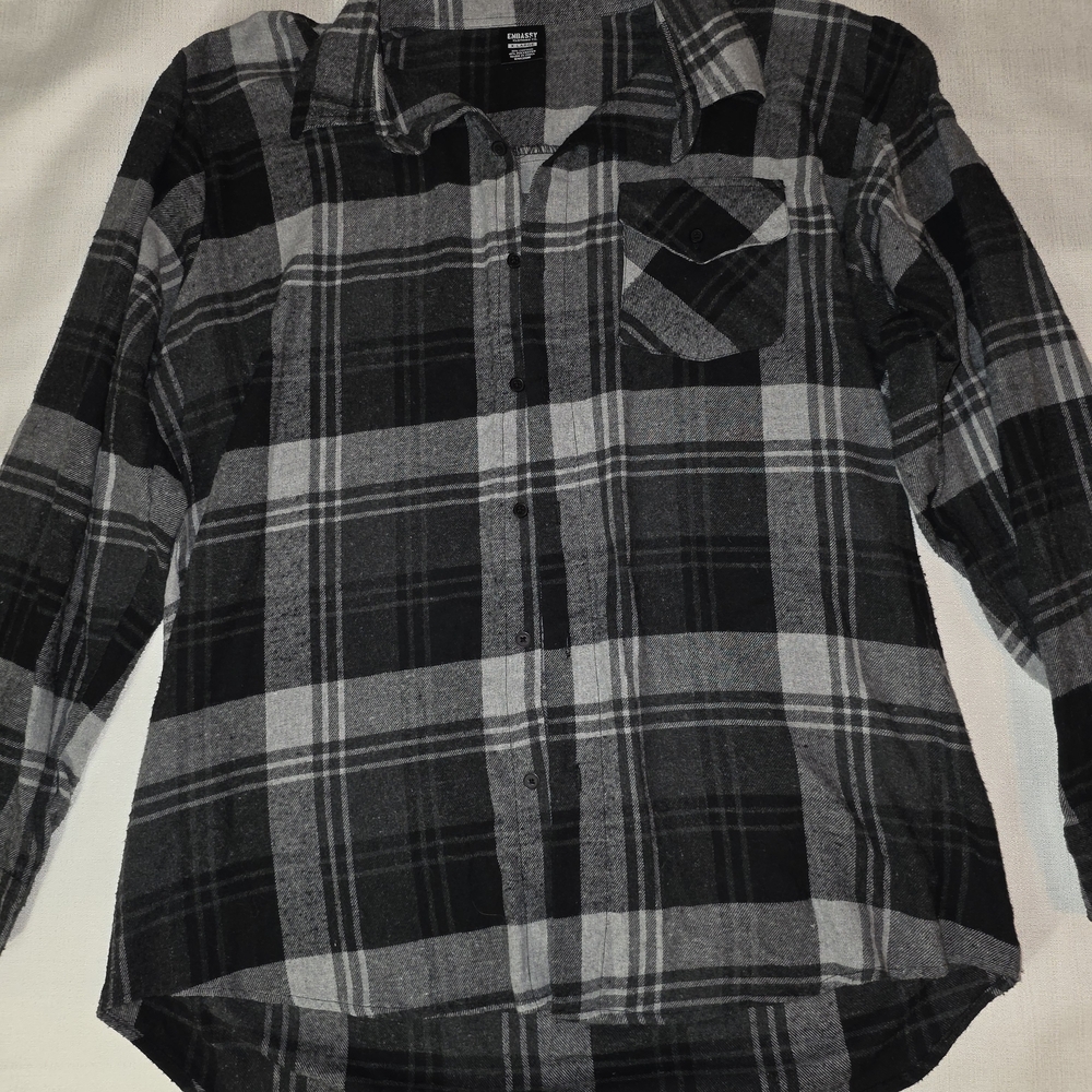 Bass Men's Black and Gray Plaid Button Down Shirt